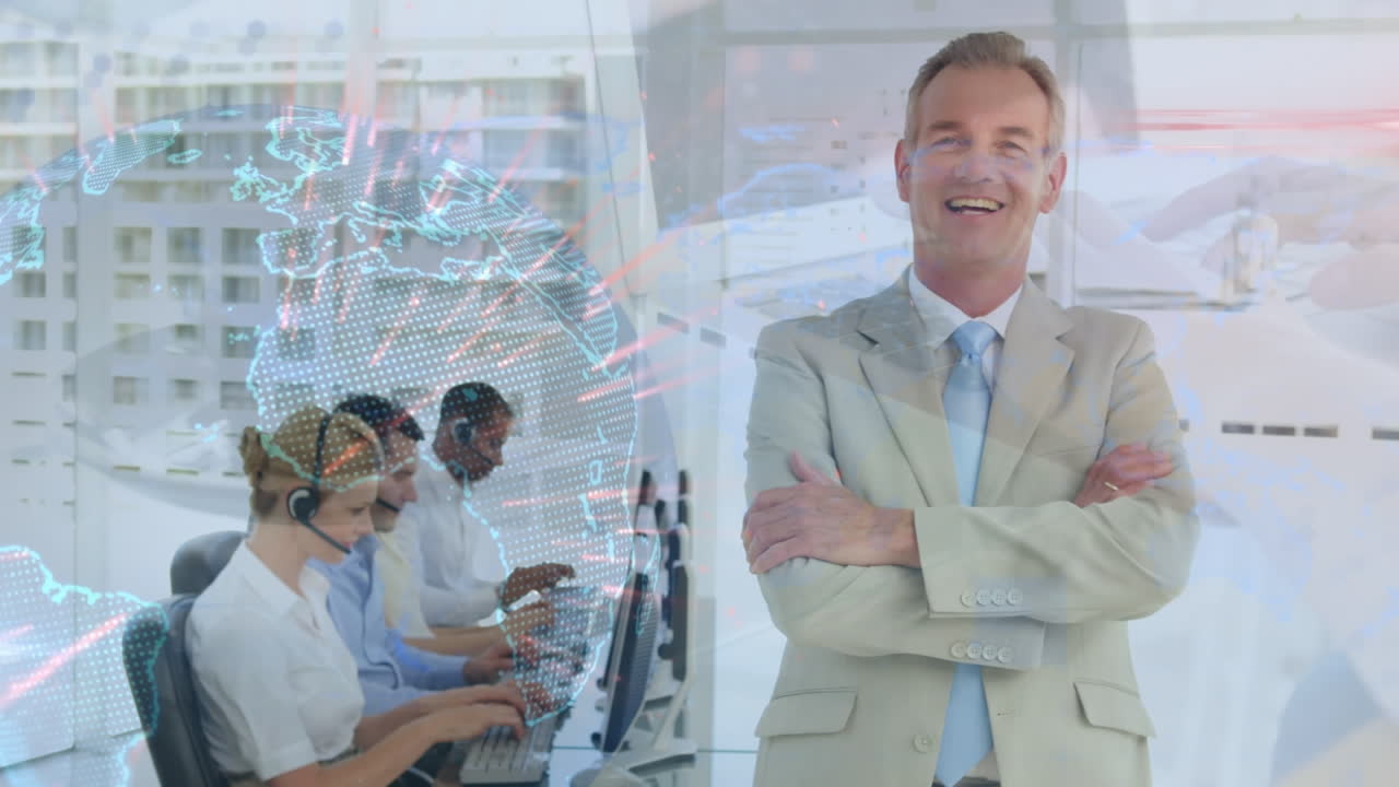 Animation eines Globus über Geschäftsleuten mit Telefon-Headsets