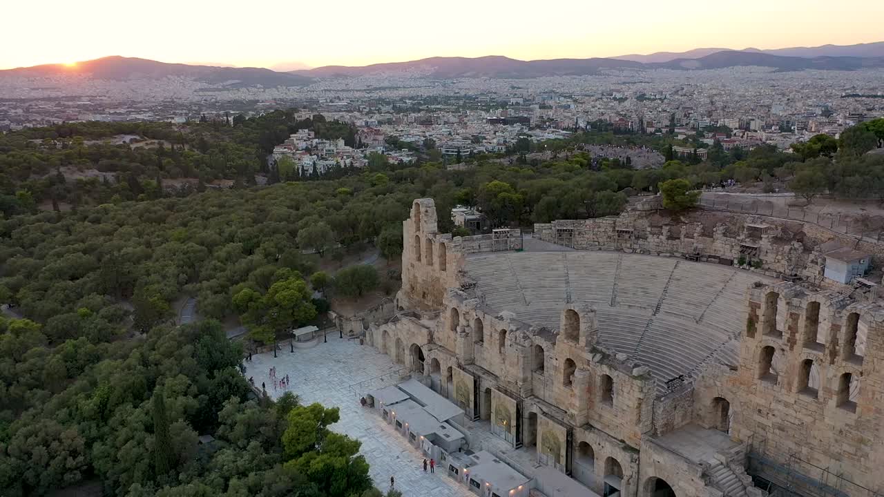 hermoso odeón de herodes atticus, grecia