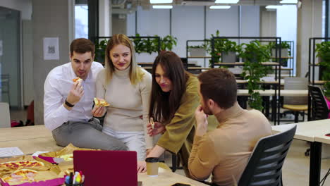 coworkers eating in the break