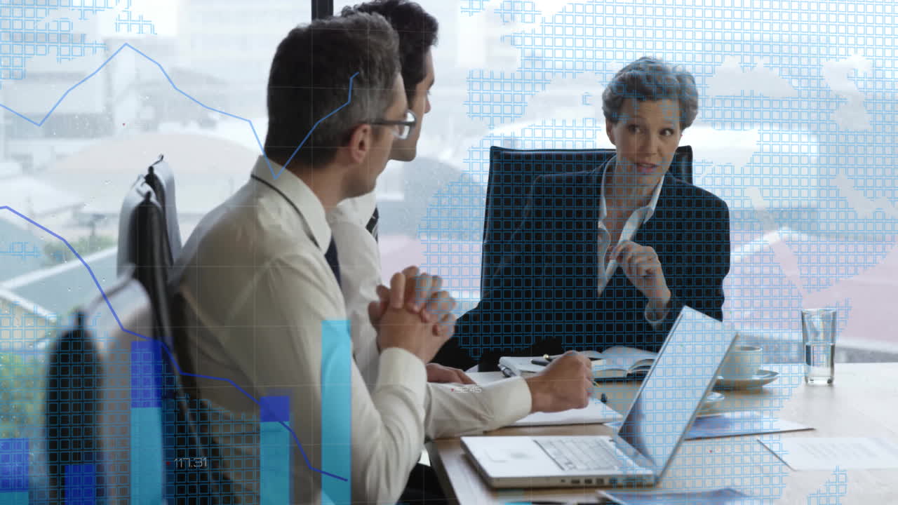 animación del procesamiento de datos sobre diversas personas de negocios en la oficina