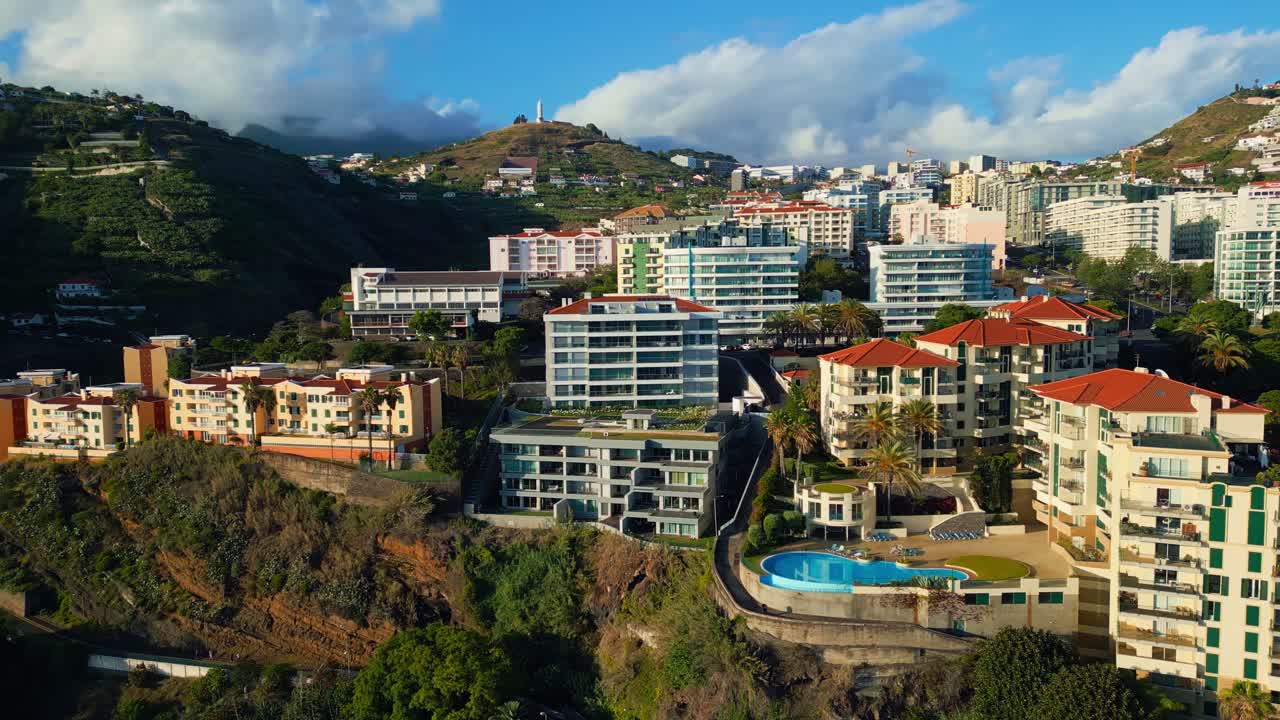 Destinos de Viagem na Madeira, Paisagens de Ilhas Europeias, Comodidades de Resort
