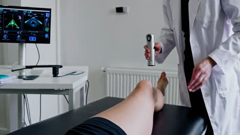medical examination of the knee