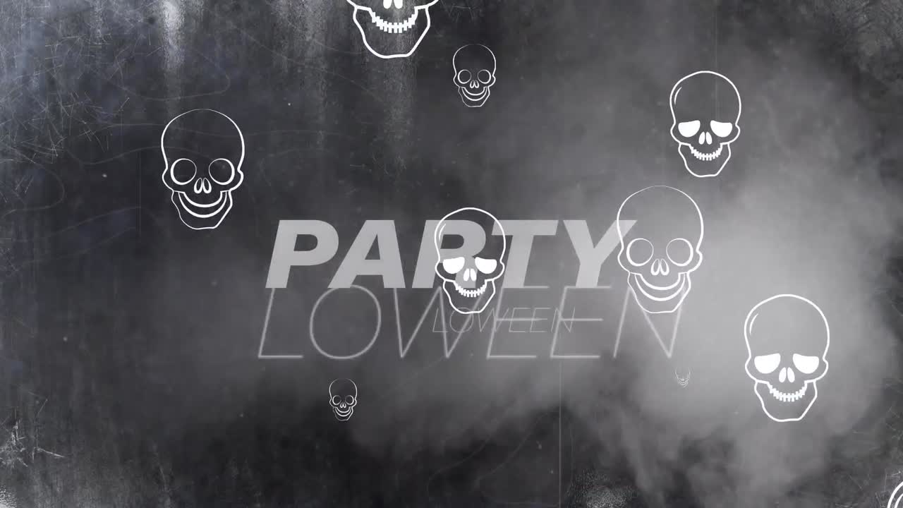 animación de saludos de halloween y calaveras flotantes sobre fondo negro