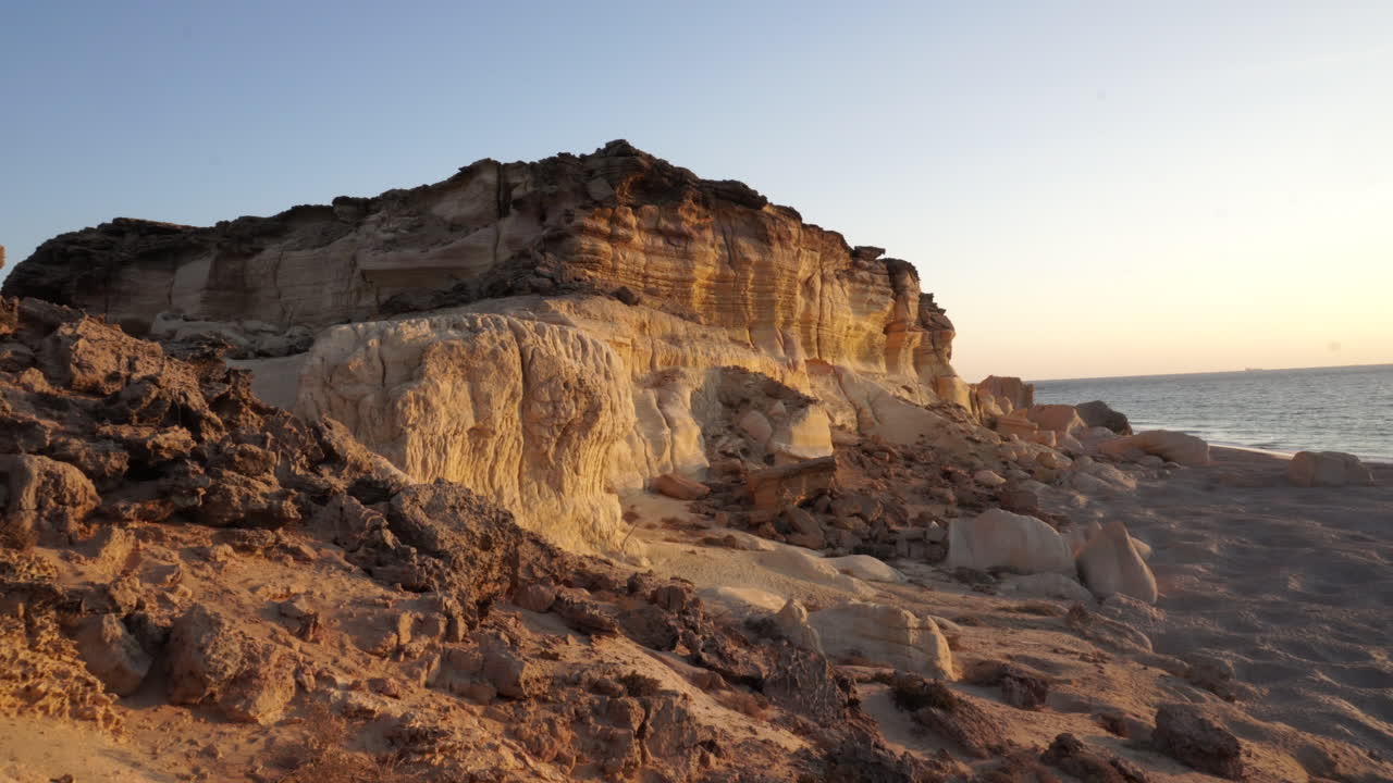 Skildpadde-strand med reder på en strand i Oman