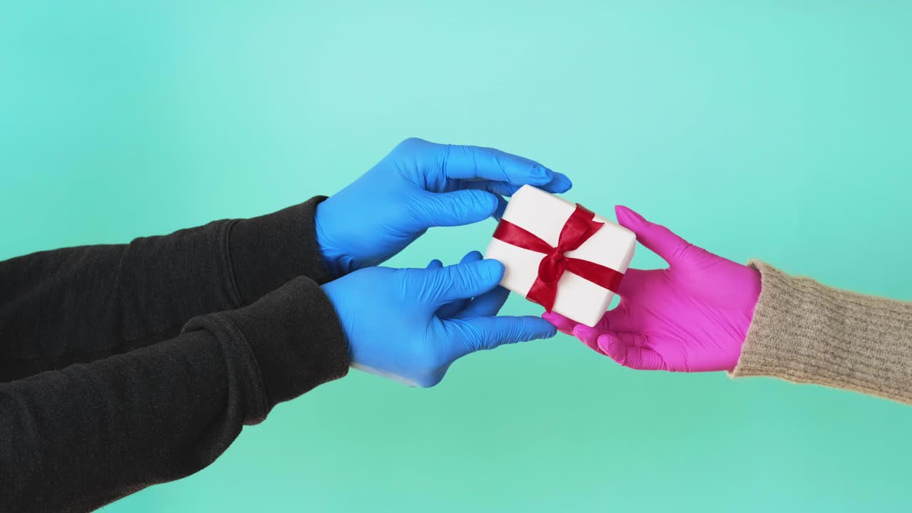 pandemic christmas greeting gift delivery hygiene