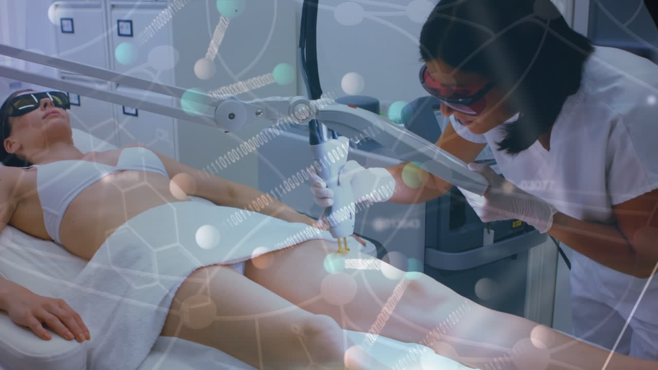 animación de fórmulas químicas sobre diversas mujeres pacientes y médicos durante el tratamiento con láser