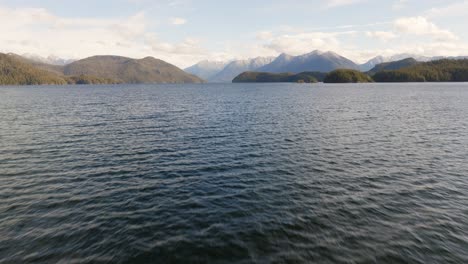 Revealing-mountains-and-land-behind-the-ocean-in-British-Columbia-Canada