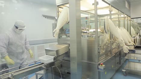 pharmaceutical manufacturing process in a clean room