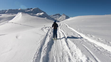 Esquí-En-Polvo-En-Los-Alpes,-Lech-Am-Arlberg,-Vorarlberg,-Austria