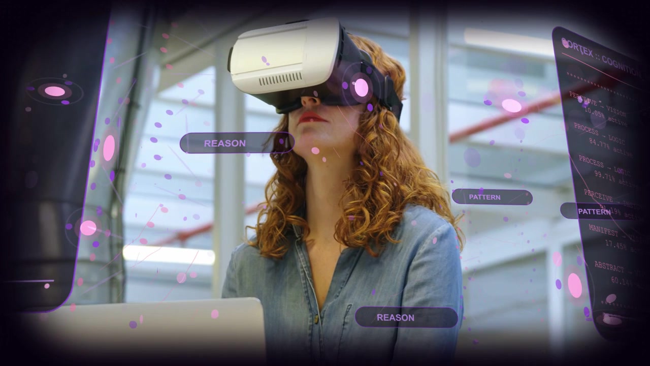 Žena si nasazuje VR headset a aktivuje panely REASON a PATTERN kolem své hlavy pro technologický test.