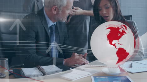 animación de flechas y globo blanco sobre un colega masculino y femenino usando una tableta hablando en la oficina