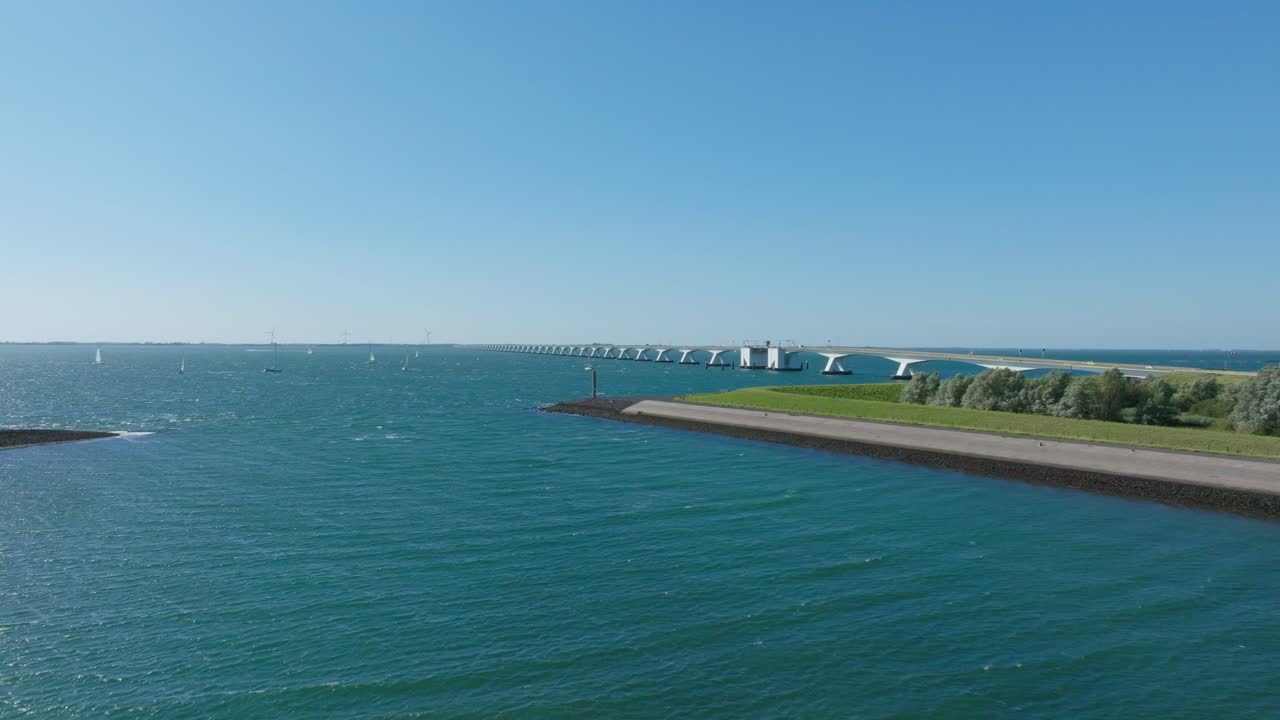 은 날 에 유명한 지랜드 다리 의 공중 촬영