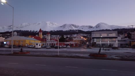 pan salió de la ciudad de ushuaia y del canal beagle al amanecer