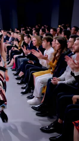 público del espectáculo de moda