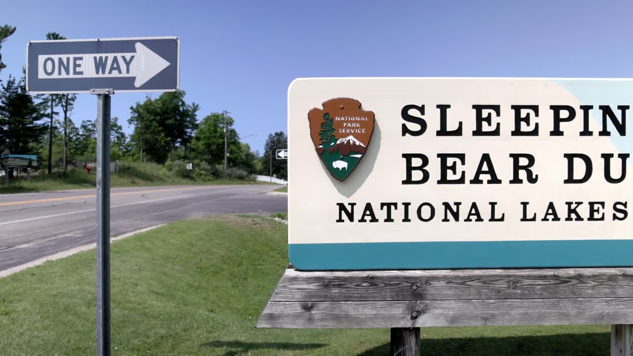 잠자는  ⁇  모래 언덕 국립 호수변 표지판 필립 a