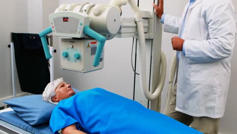 Senior-woman-undergoing-an-x-ray-test