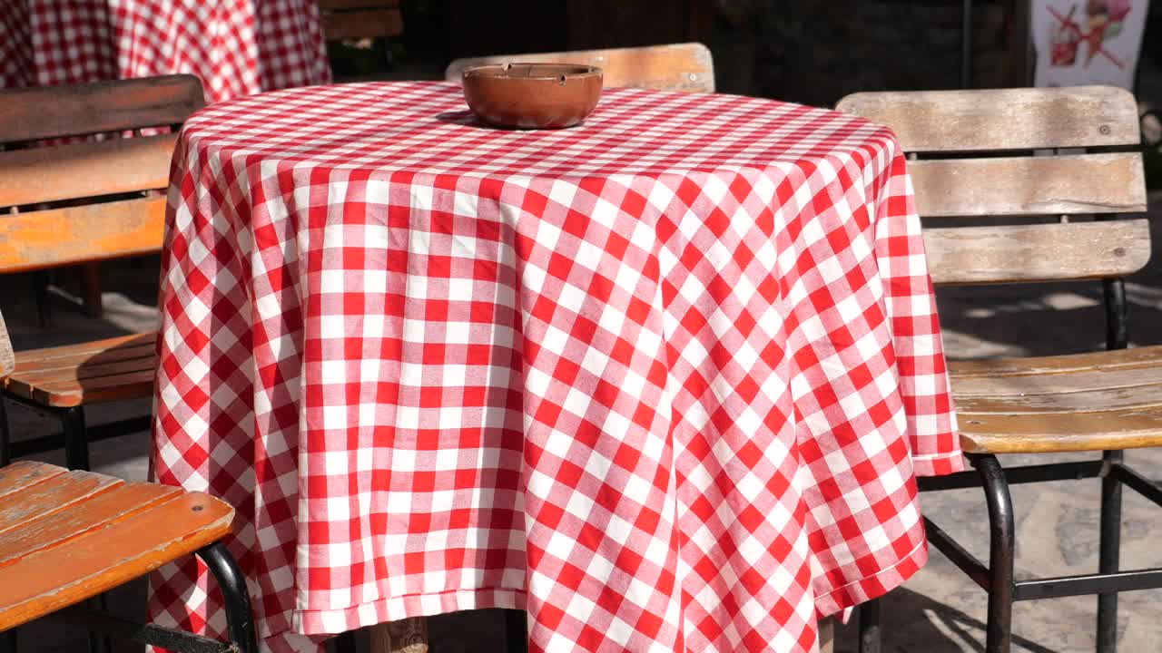 confección de mesas de café al aire libre