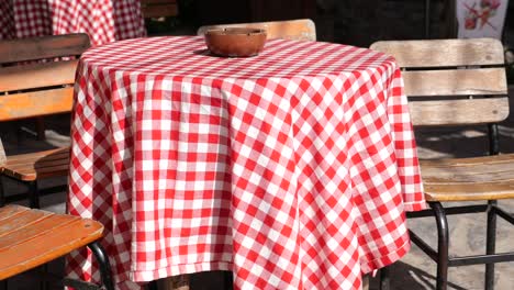 outdoor cafe table setting