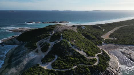 웨스턴 오스트레일리아 에스페란스 지역 와일리 베이 로크 비치 (wylie bay rock beach) 에 있는 로키 헤드랜드 (rocky headland)