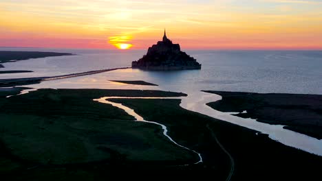 Increíble-Antena-De-Mont-Saint-michel-Francia-Silueta-Al-Atardecer-1