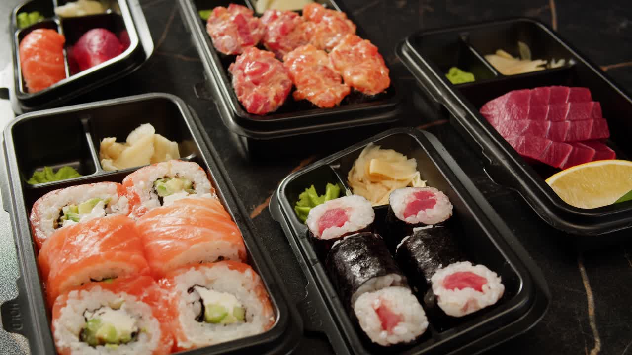 寿司とサシミのテイクアウト注文