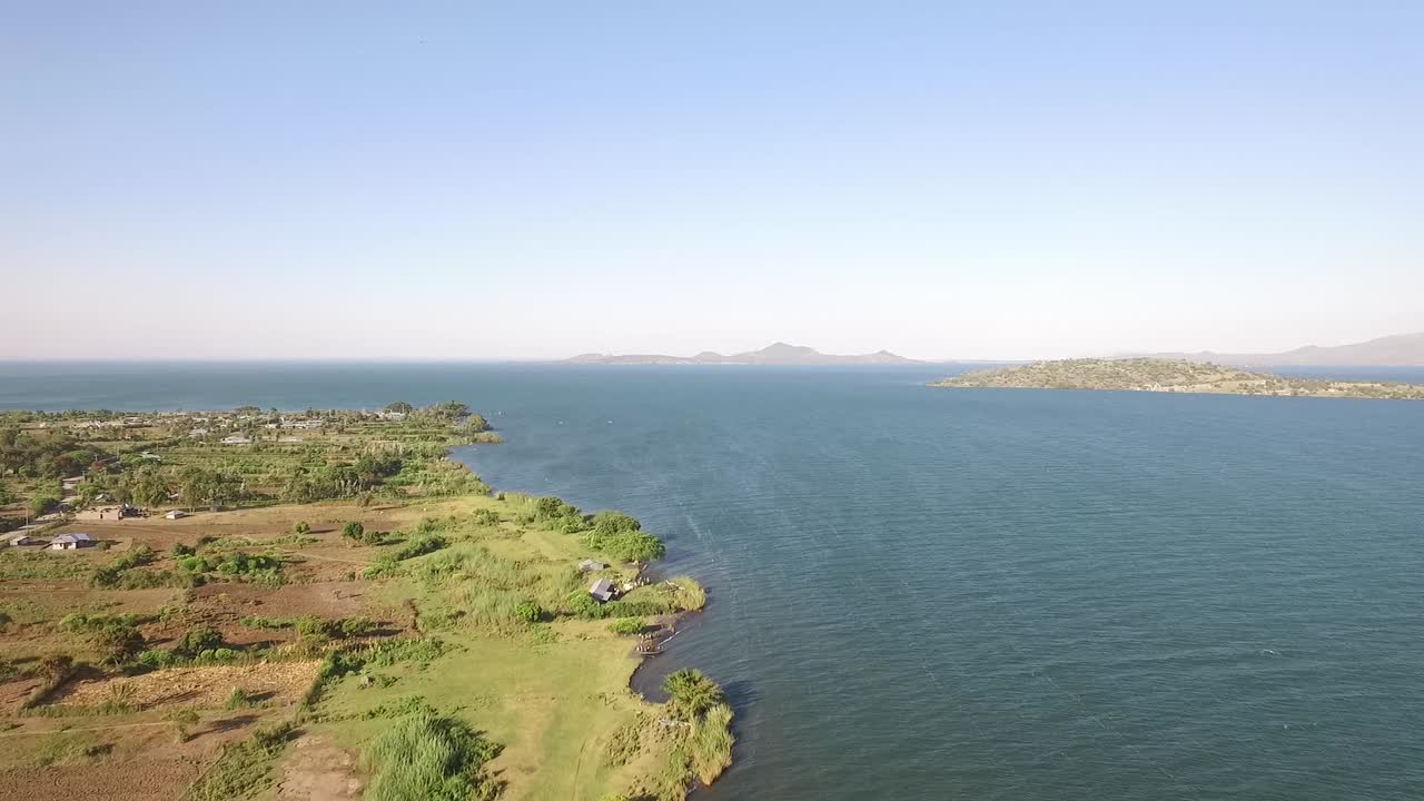 Villaggio di pescatori sulle rive del Lago Vittoria