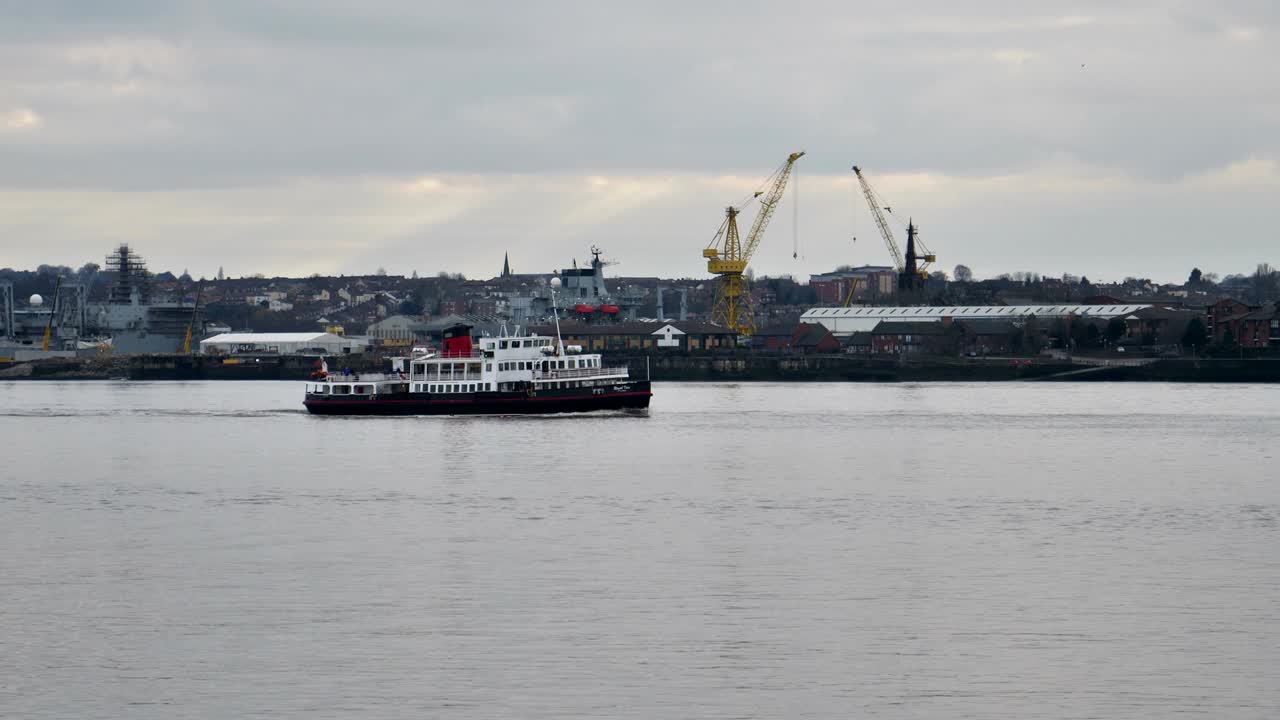 liverpool, reino unido, 6 de marzo de 2018, el famoso ferry a través del mersey
