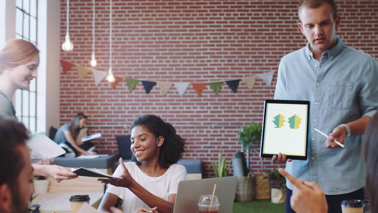 entrenamiento, hombre o análisis de datos de tabletas infográficas