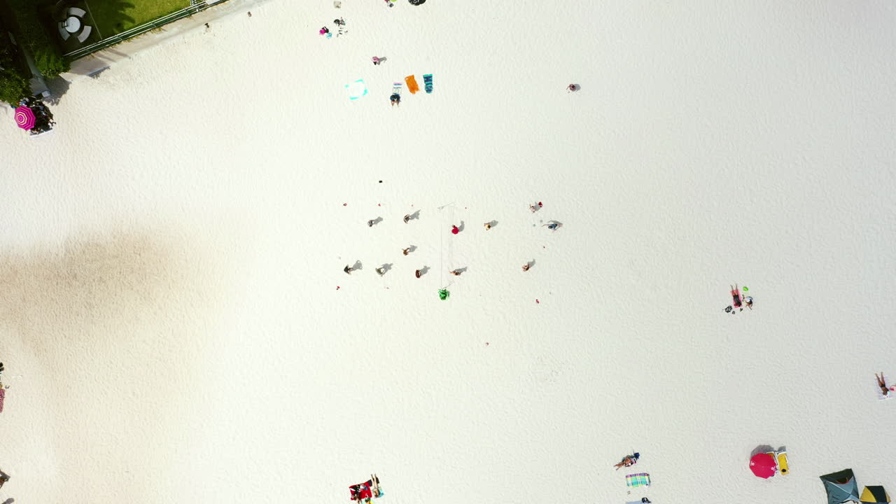 남아프리카의  ⁇ 빛 아래 재미의 톤