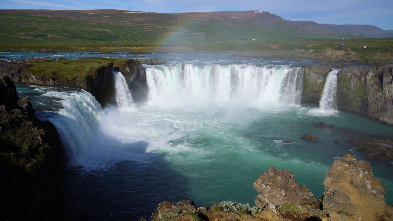 la cascada de godafoss en el norte de islandia.