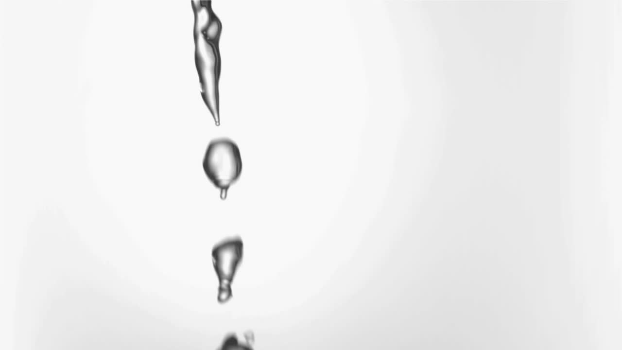 анимация фиолетовых форм над водой на белом фоне.