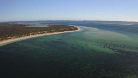 Aerial-drone-view-of-the-pristine-blue-waters-of-Coffin-Bay,-South-Australia