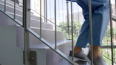 Profesional-Médico-Trabajando-En-Un-Hospital