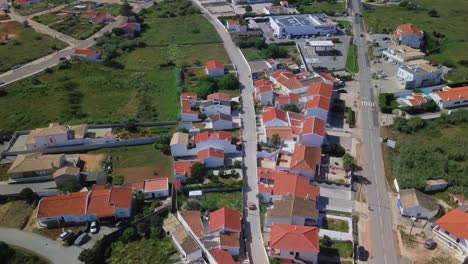 Ciudad-Rural-En-Algarve-Portugal-Por-Drone-En-4k