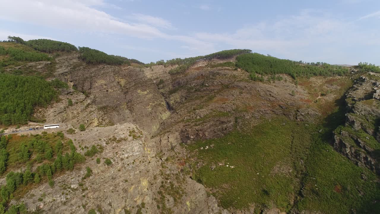 paisaje aéreo de montaña. figas do ermelo, portugal
