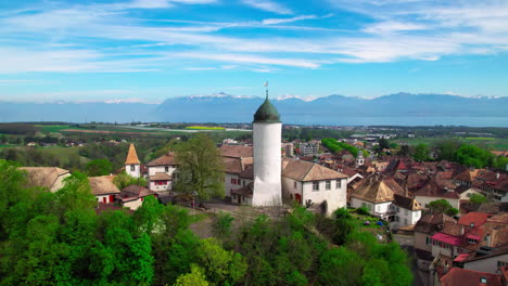 chateau aubonne, suiza, antena que se mueve hacia adelante con efecto de vértigo