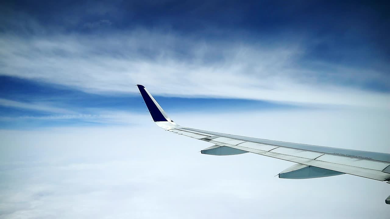 극적인 흐린 하늘