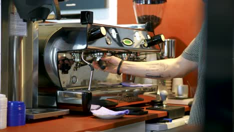 máquina de café en una cafetería
