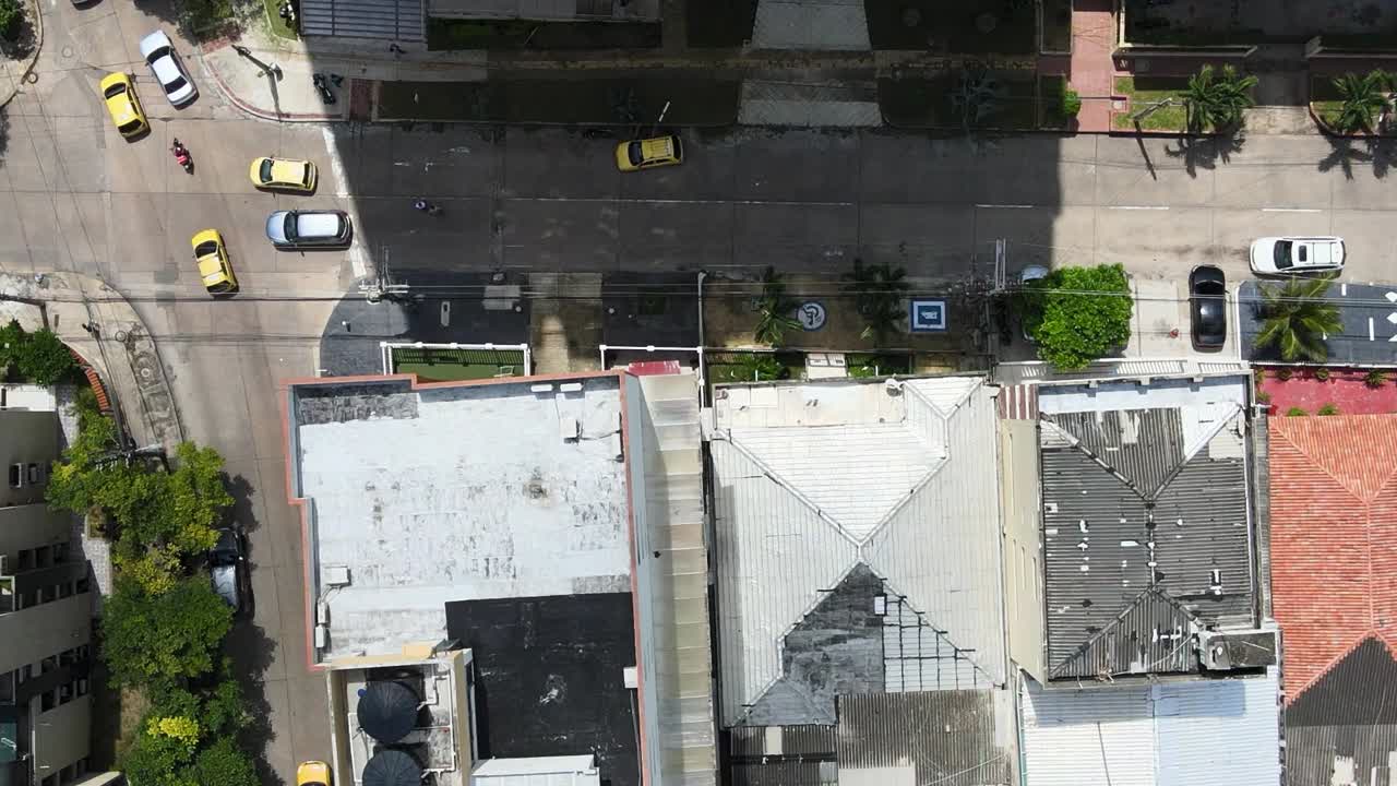 vista aérea de una piscina en barranquilla, colombia