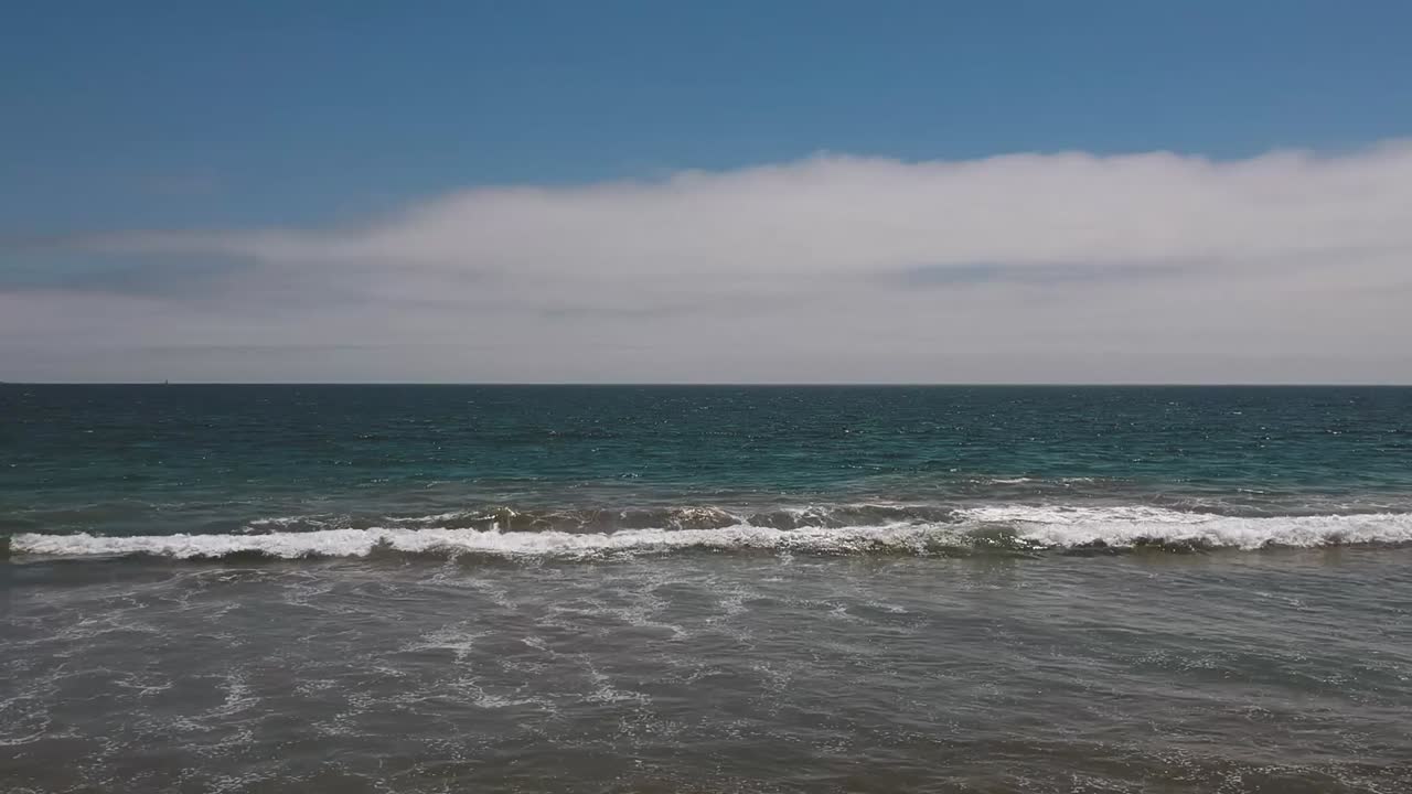 파도 위의 공중 앞으로