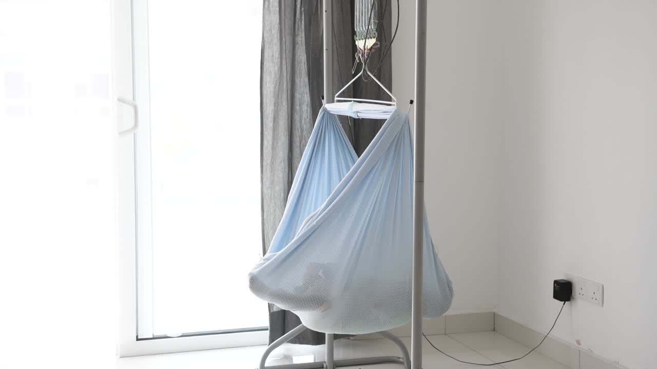 일렉트로닉 크레들 스