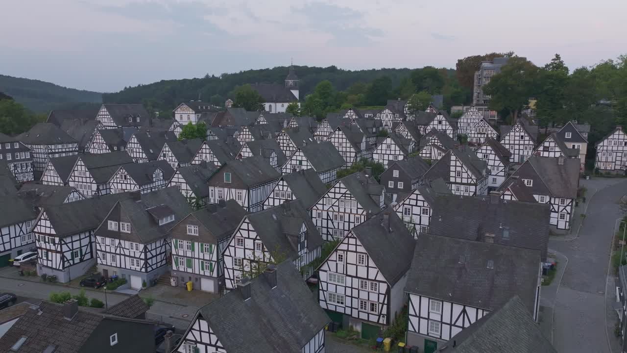 Ikonisk bindingsværksarkitektur i Freudenberg, Tyskland – Luftfoto