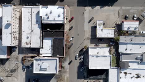 el centro de clarksdale, mississippi con un video de un avión no tripulado mirando hacia abajo