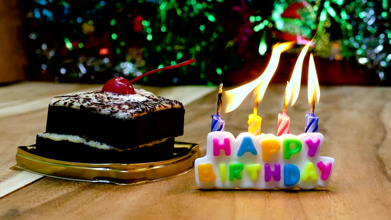 romántico cumpleaños a la luz de las velas