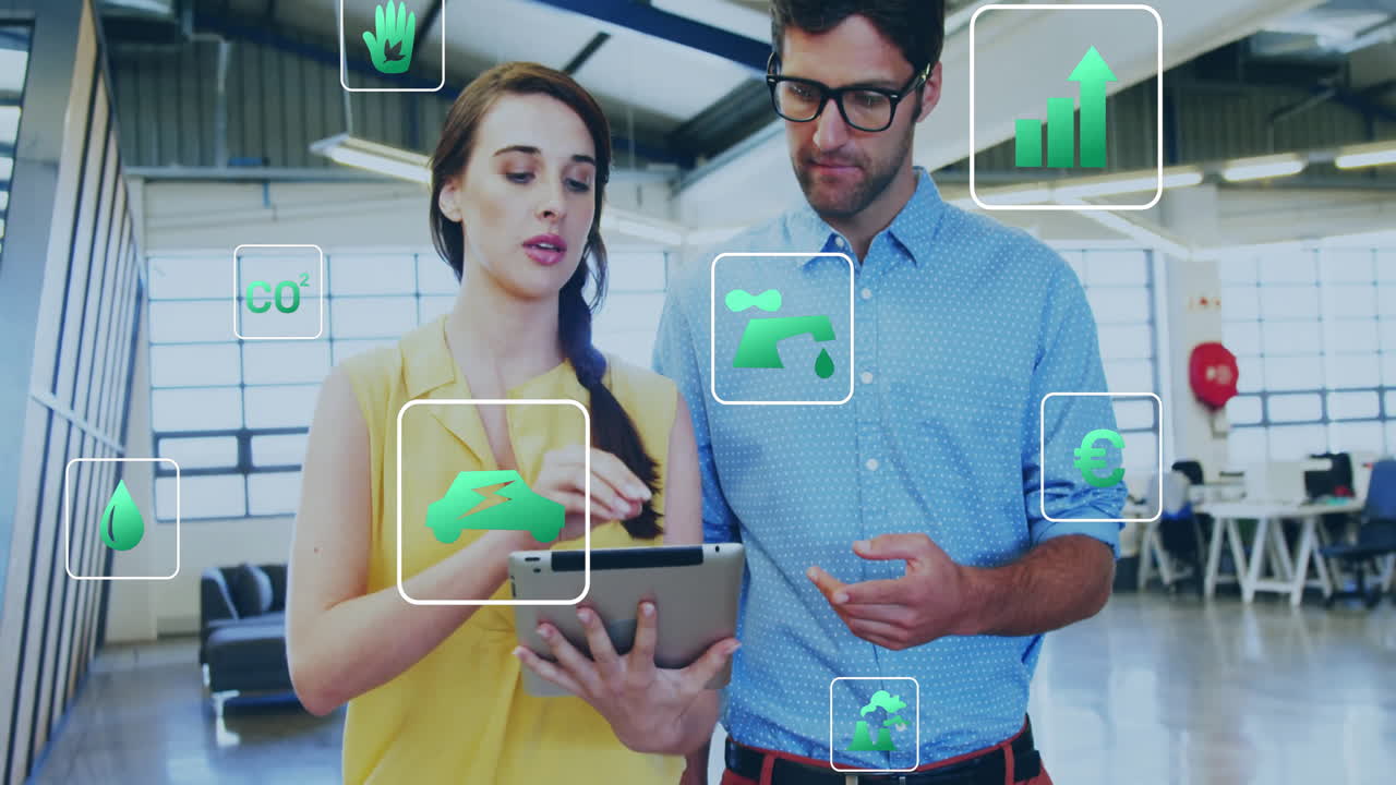 animación de iconos ecológicos y procesamiento de datos sobre diversas personas de negocios en la oficina