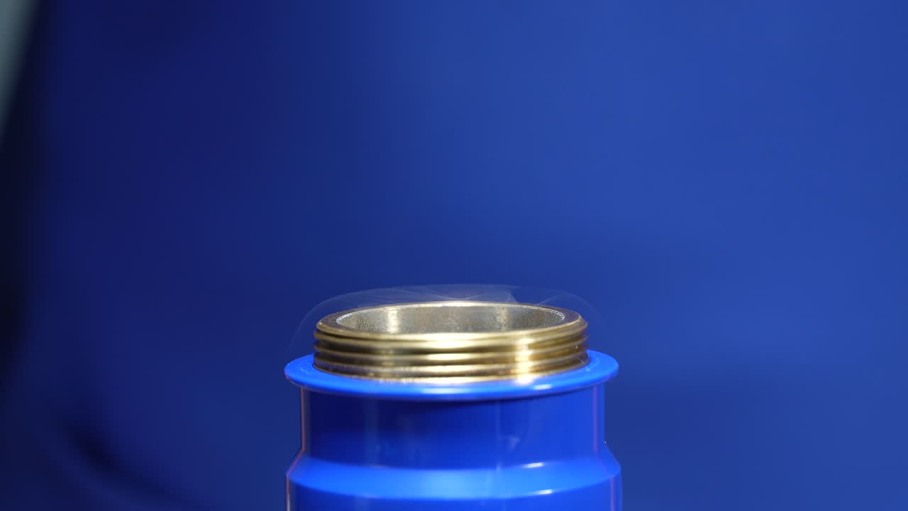 vapor de nitrógeno en el termo del aplicador dermatológico