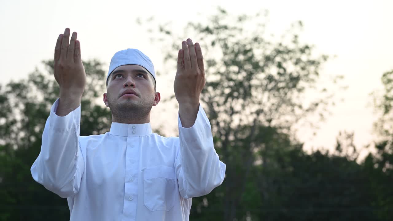 젊은 아시아 무슬림