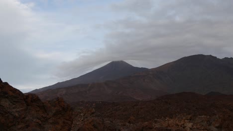 Zeitraffer-Der-Wolken,-Die-Sich-über-El-Teide,-Teneriffa,-Bewegen