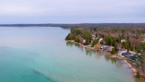 vista aérea del área del vecindario de torch lake