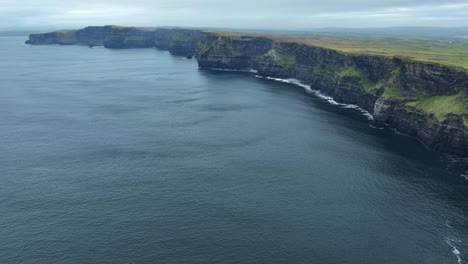 Drone-Vista-Acantilados-De-Moher-Wild-Atlantic-Way-Irlanda-En-Invierno